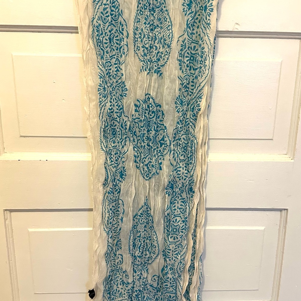 Blue and White Patterned Scarf